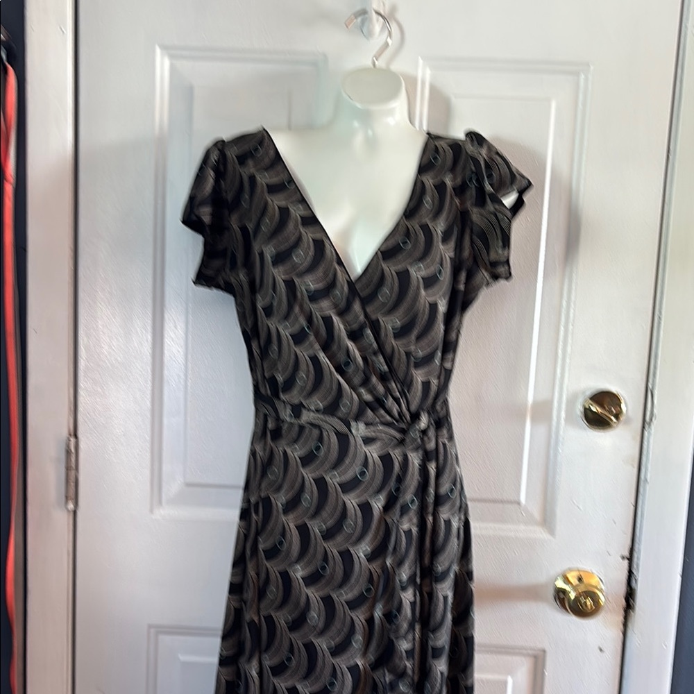 Max Studio Black and Gray Flutter Sleeve Wrap Dress Sz M